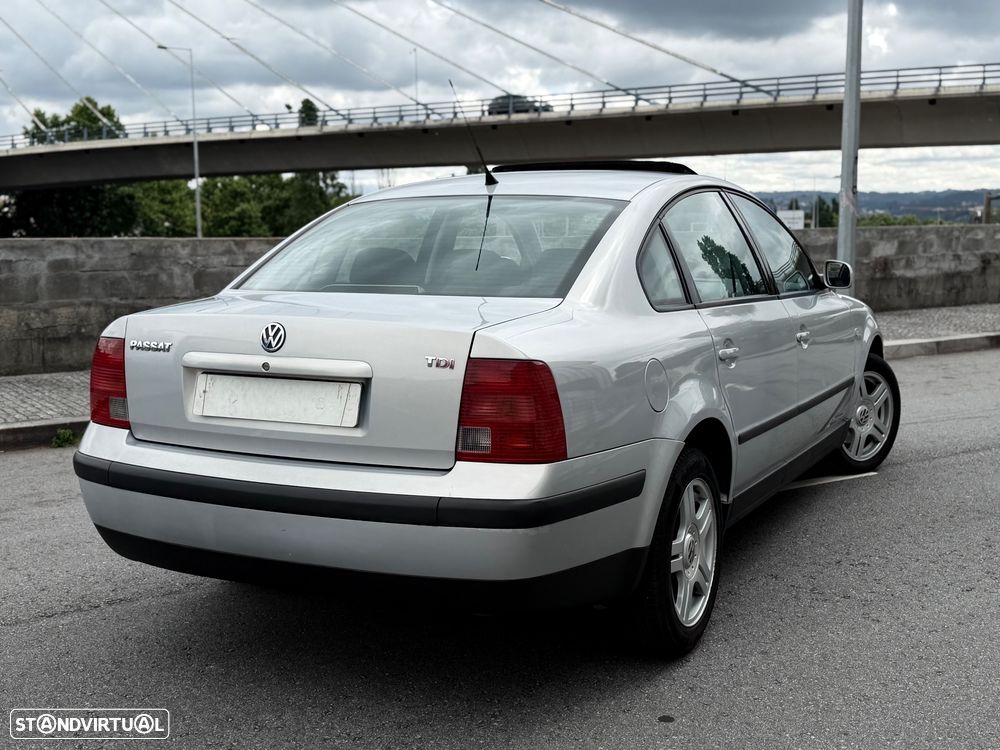 VW Passat 1.9 TDi Trendline - 9