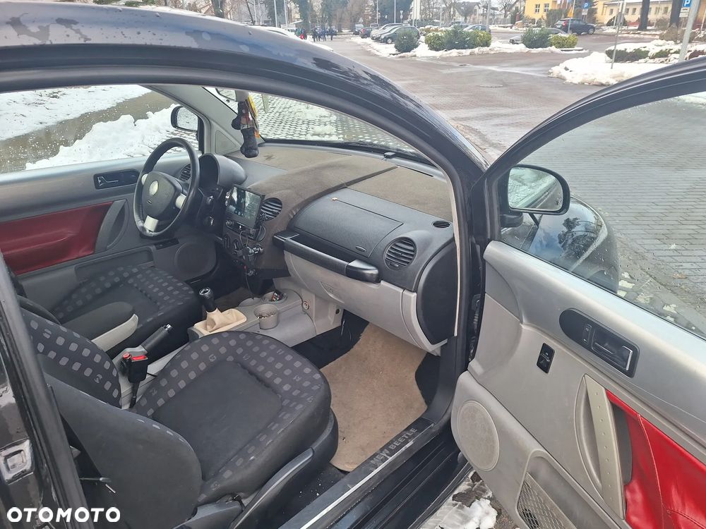 Volkswagen New Beetle - 9