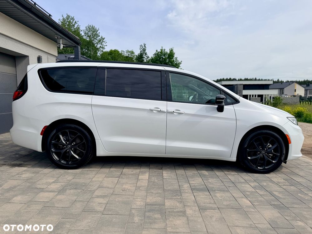 Chrysler Pacifica - 14