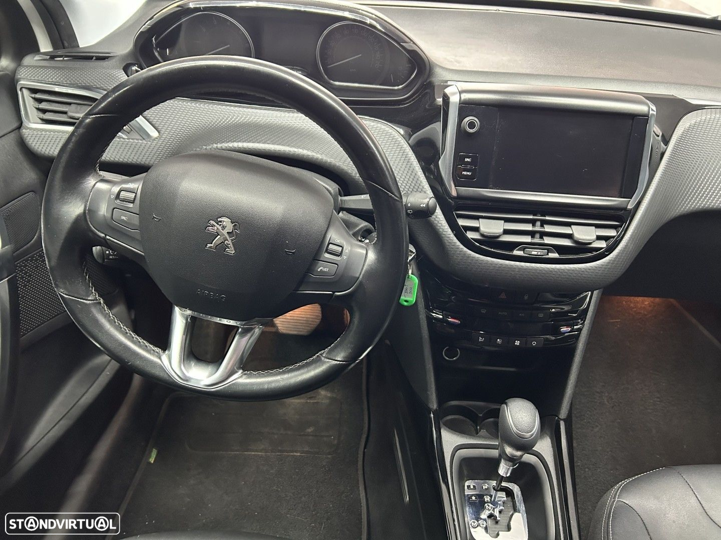 Peugeot 2008 1.2 PureTech Allure EAT6 - 10