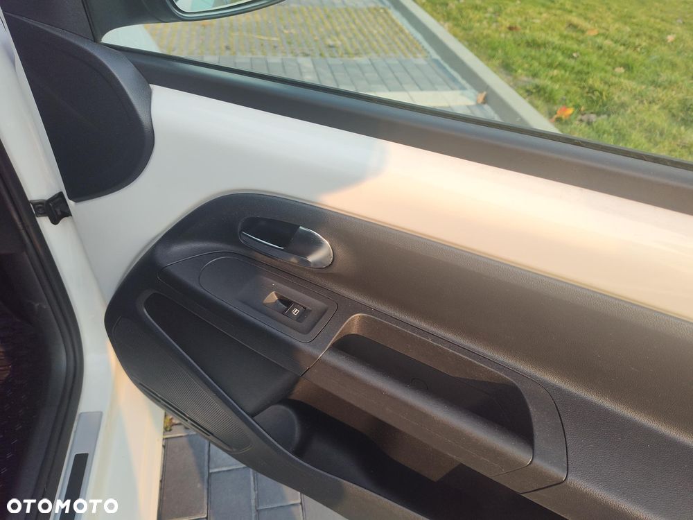 Volkswagen up! sound - 21