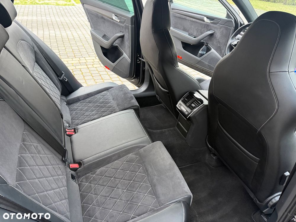 Skoda Superb 2.0 TDI Sportline DSG - 22