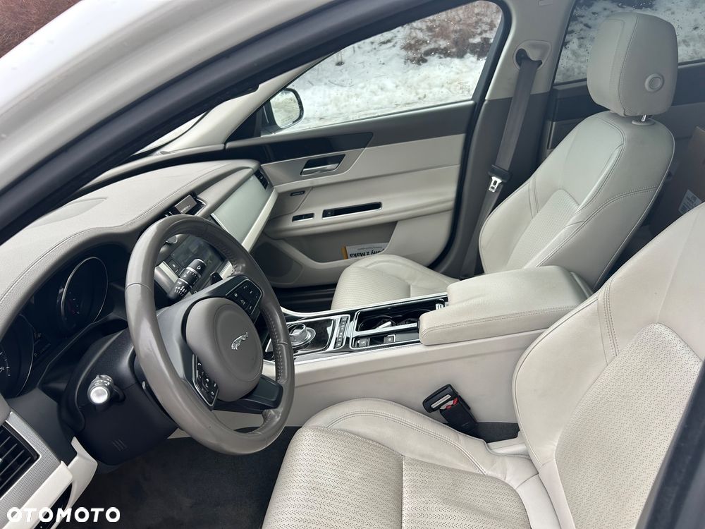 Jaguar XF 3.0 V6 Kompressor AWD - 6