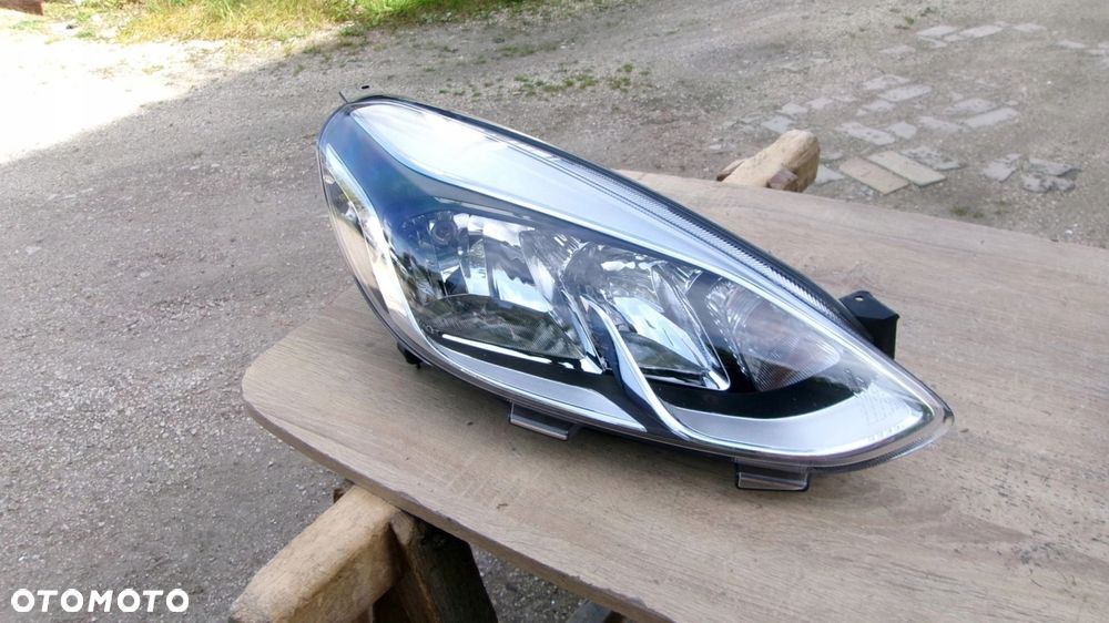 LAMPA PRZEDNIA PRAWA FORD FIESTA MK8 H1BB-13W029-AD - 1