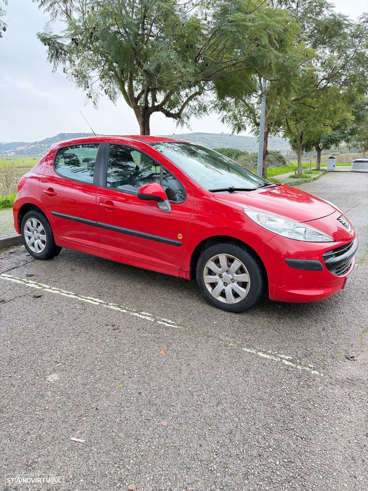 Peugeot 207 1.4 16V Trendy - 3