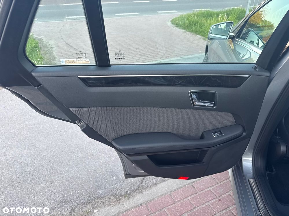 Mercedes-Benz Klasa E 350 4Matic 7G-TRONIC Avantgarde - 19