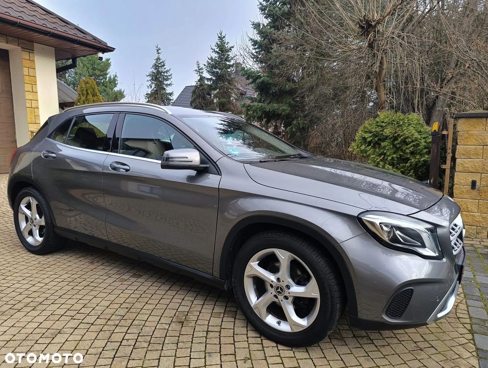 Mercedes-Benz GLA 200 Urban - 17
