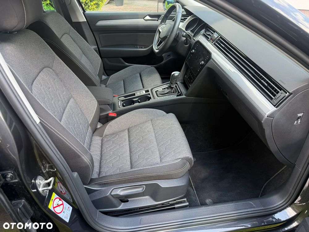 Volkswagen Passat 2.0 TDI EVO Elegance DSG - 16