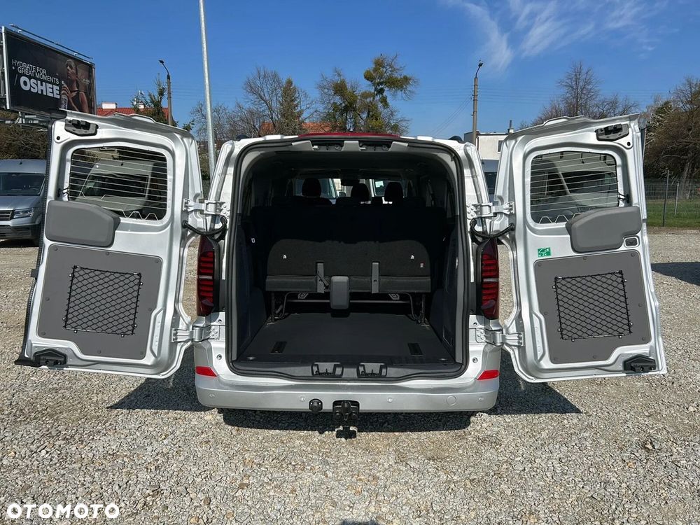 Volkswagen Caravelle - 11