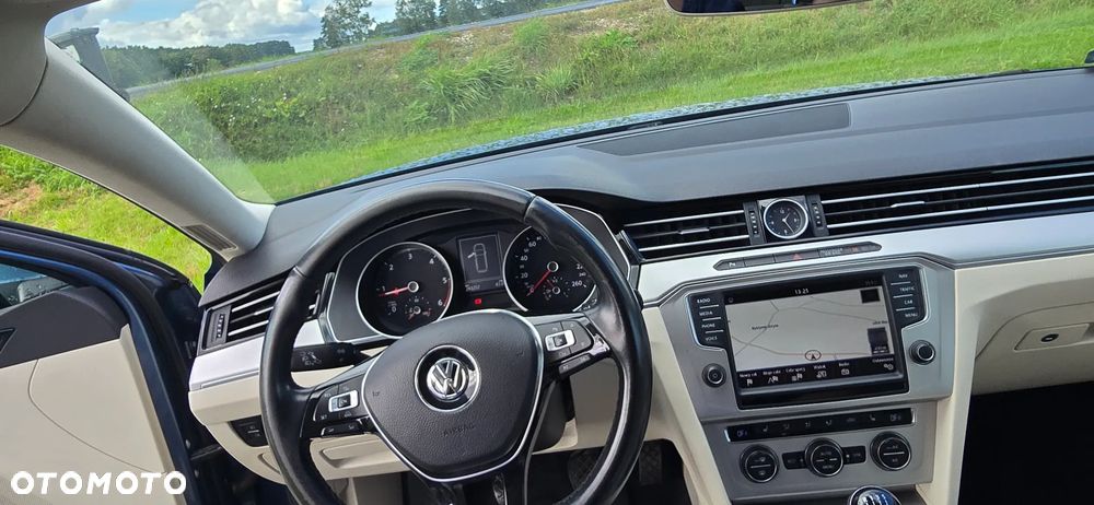 Volkswagen Passat 2.0 TDI SCR Comfortline - 11