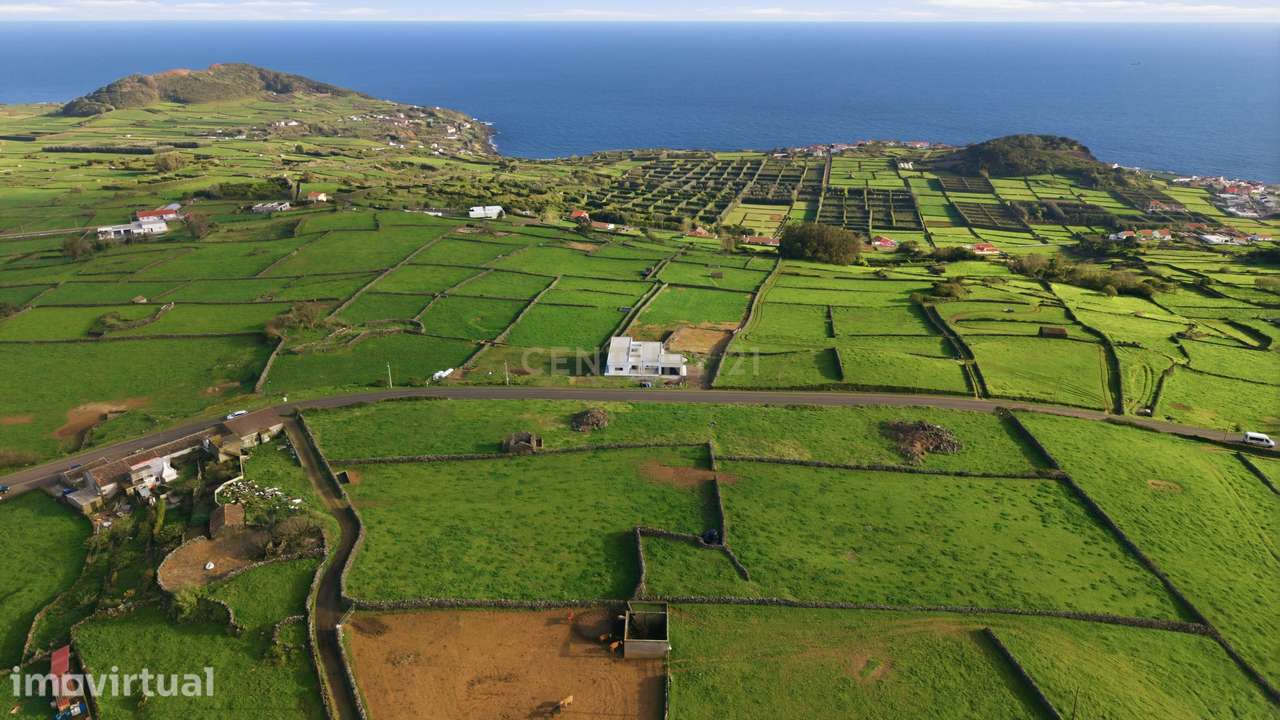 Lote Urbano n ° 3 para Construção – Vila de São Sebastião, Ilha Tercei - Grande imagem: 3/5