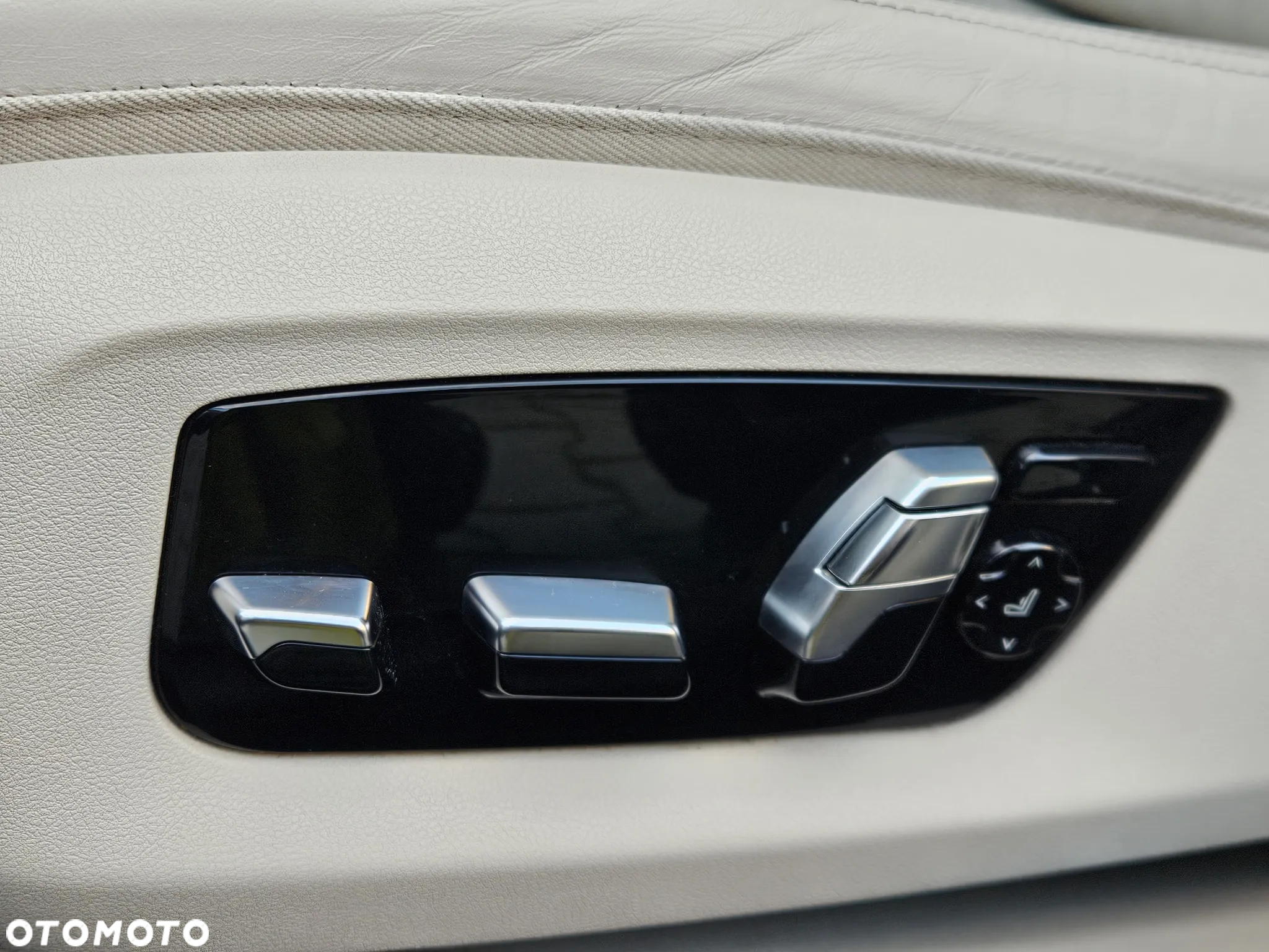 BMW Seria 5 530i GPF xDrive Luxury Line - 11