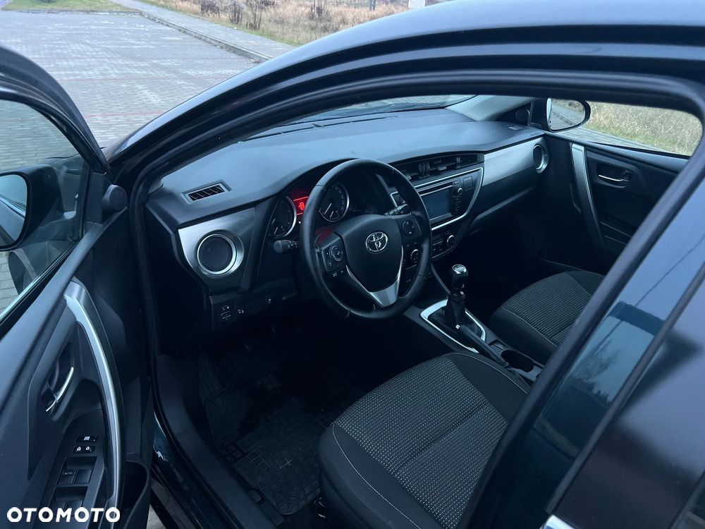 Toyota Auris 2.0 D-4D Dynamic - 8