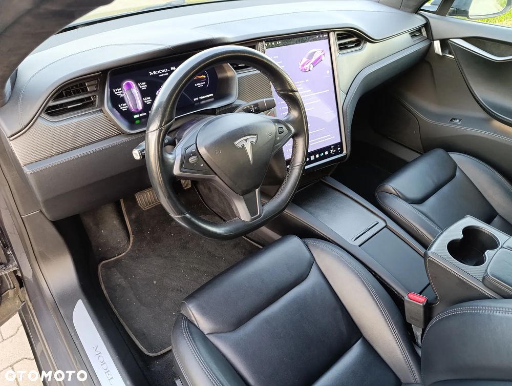 Tesla Model S - 7