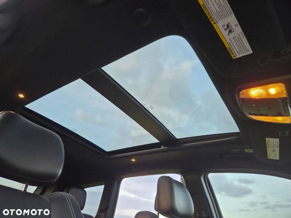 Jeep Grand Cherokee - 21