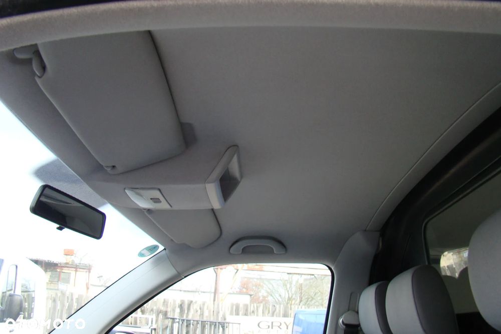 Volkswagen Transporter - 16