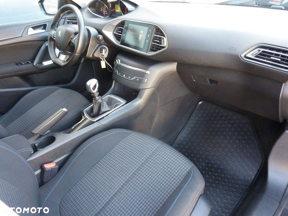 Peugeot 308 - 13