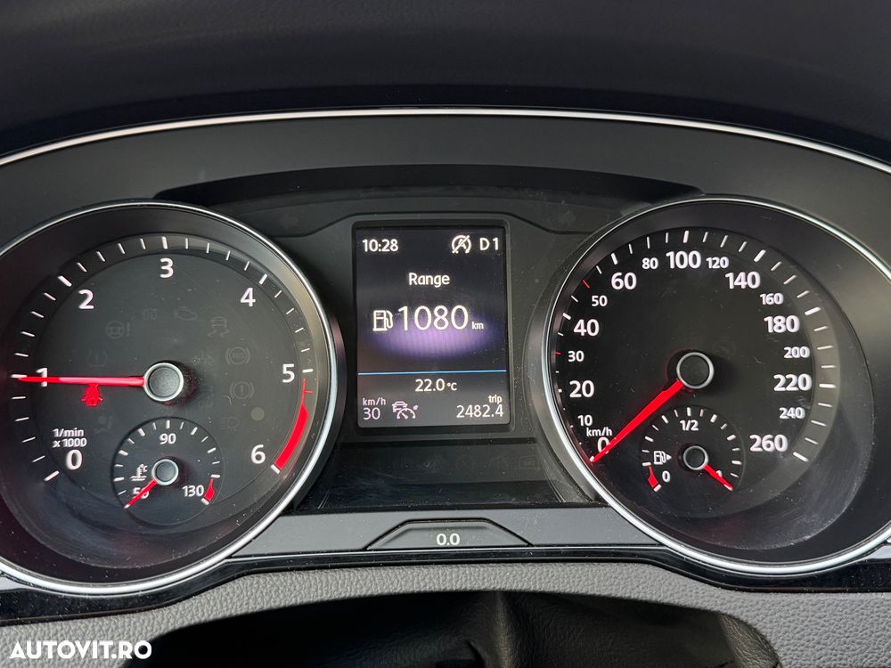 Volkswagen Passat 2.0 TDI DSG Comfortline - 28