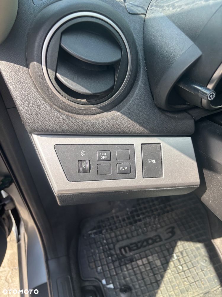 Mazda 3 2.0 Exclusive + - 9