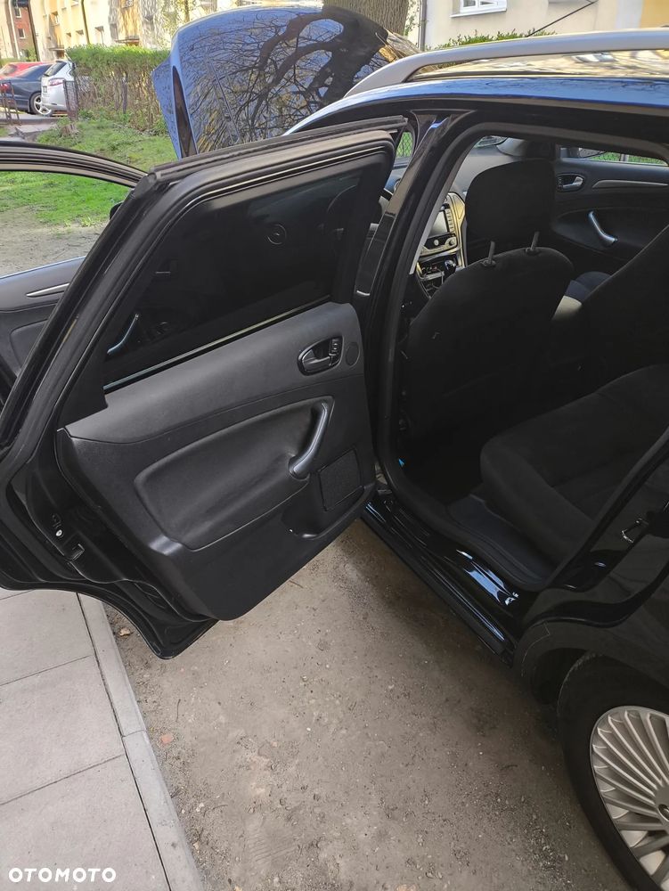 Ford Mondeo 2.0 TDCi Titanium X - 32