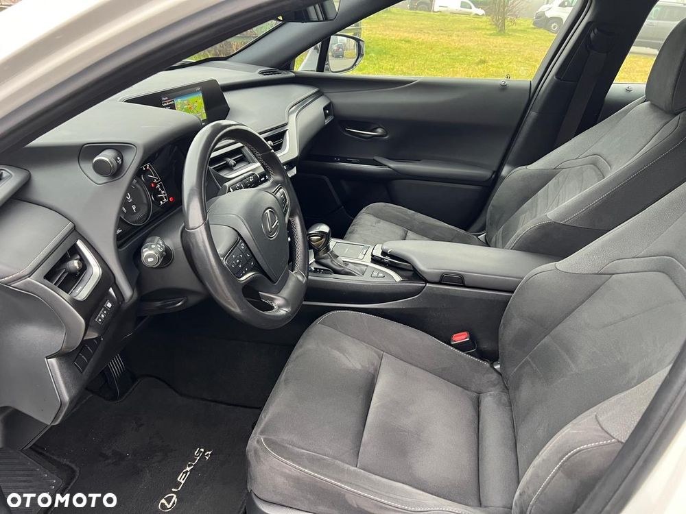 Lexus UX 250h Elegance 2WD - 16