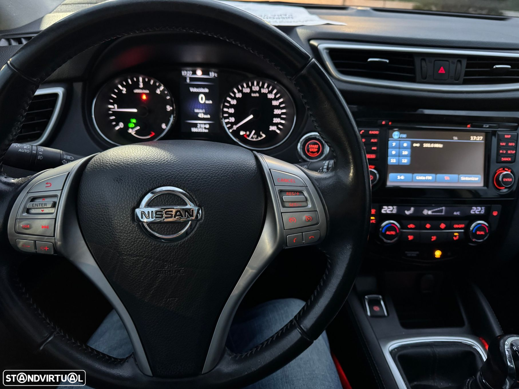 Nissan Qashqai 1.5 dCi N-Connecta 18 - 14