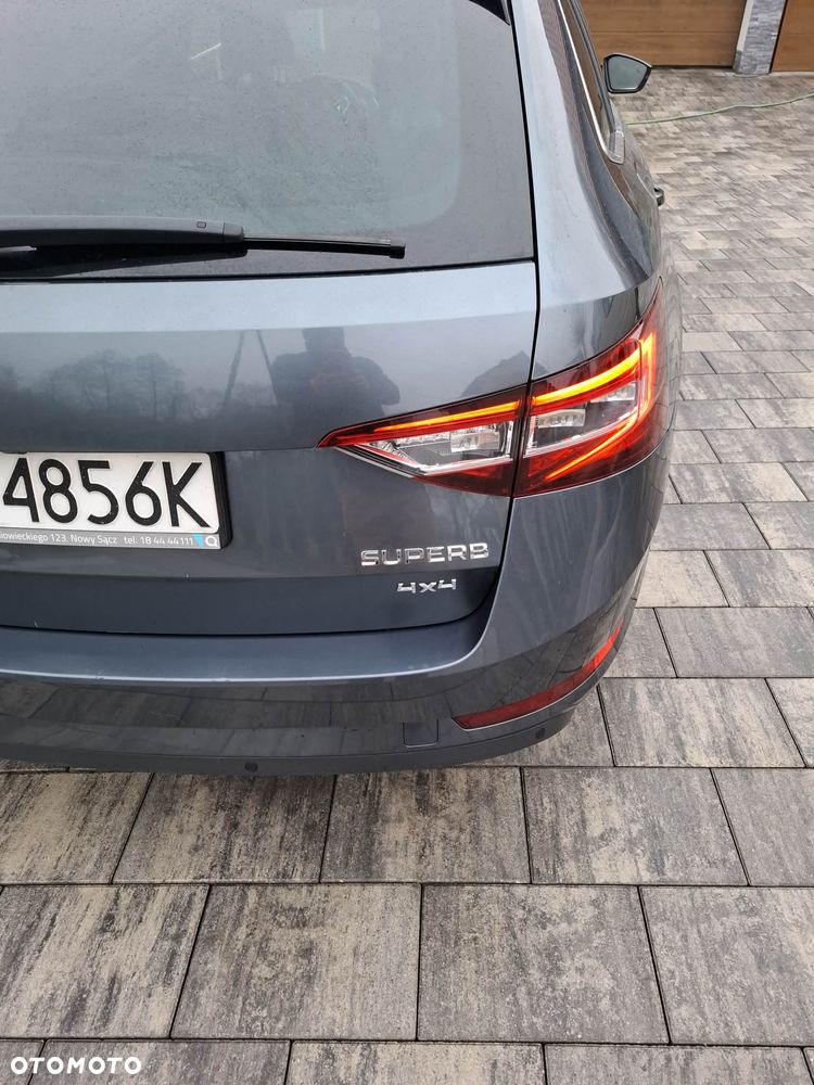 Skoda Superb 2.0 TDI 4x4 Active DSG - 9