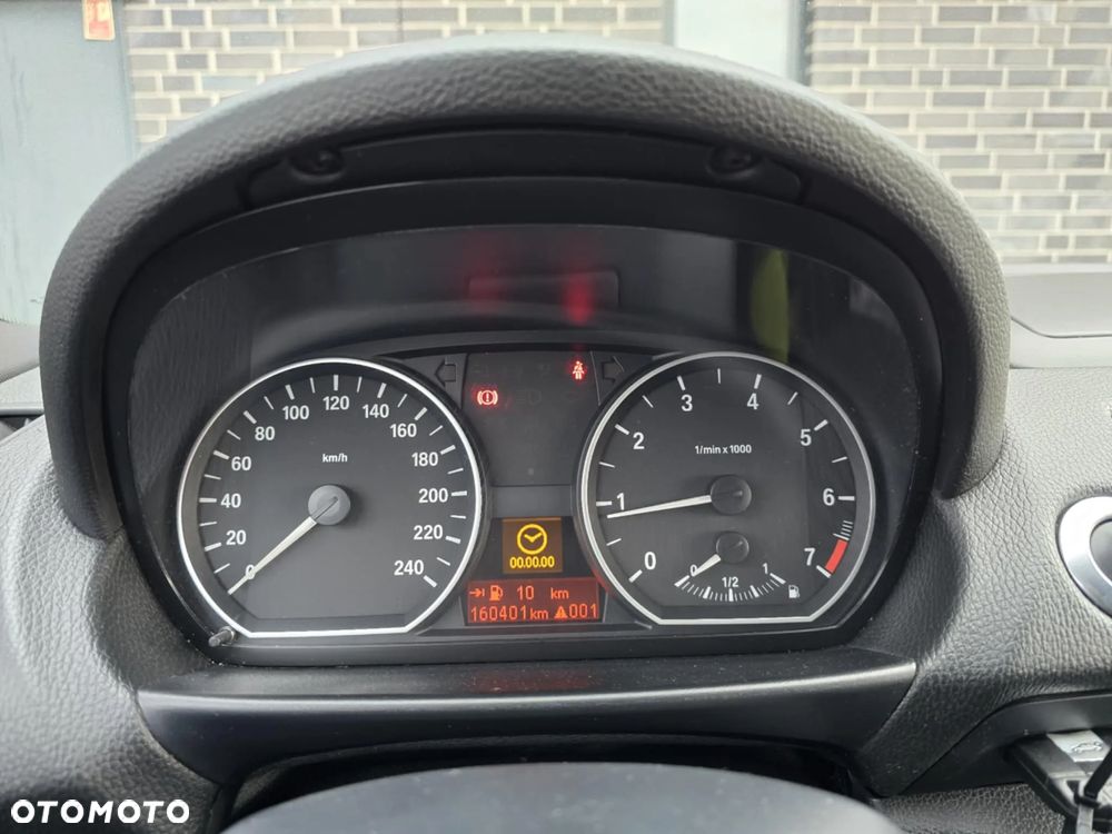 BMW Seria 1 116i - 26