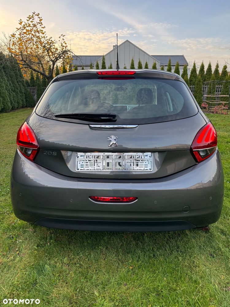 Peugeot 208 - 6