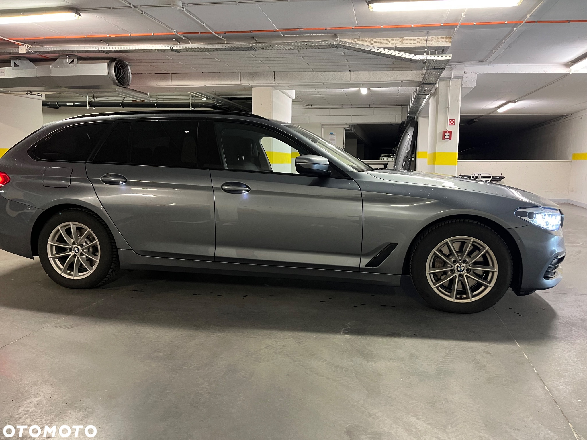 BMW Seria 5 525d Luxury Line - 6
