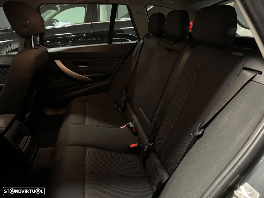 BMW 318 d Essence - 22