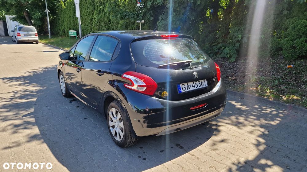 Peugeot 208 1.6 e-HDi Allure STT - 5