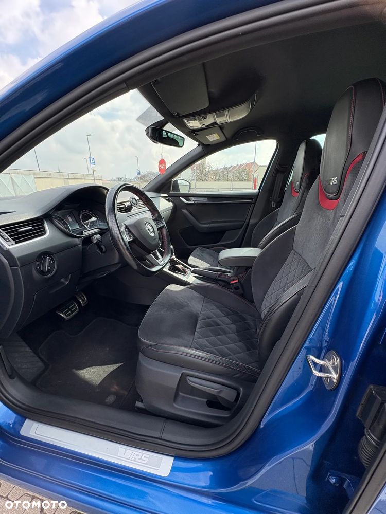 Skoda Octavia 2.0 TDI DSG RS - 24