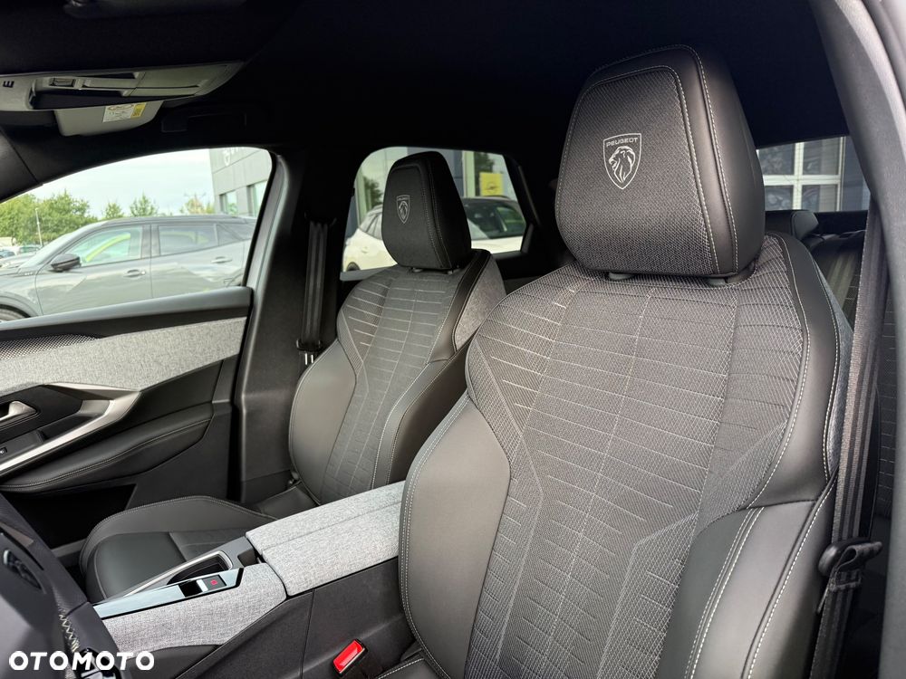 Peugeot 3008 1.2 PureTech mHEV GT E-DCS6 - 12