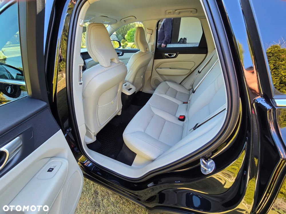 Volvo XC 60 B4 D AWD Plus Bright - 9