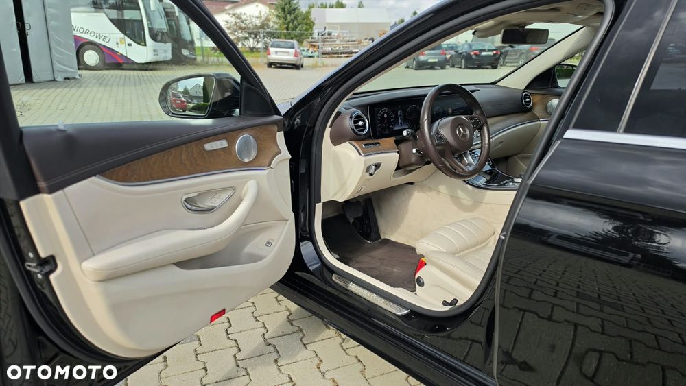Mercedes-Benz Klasa E - 19
