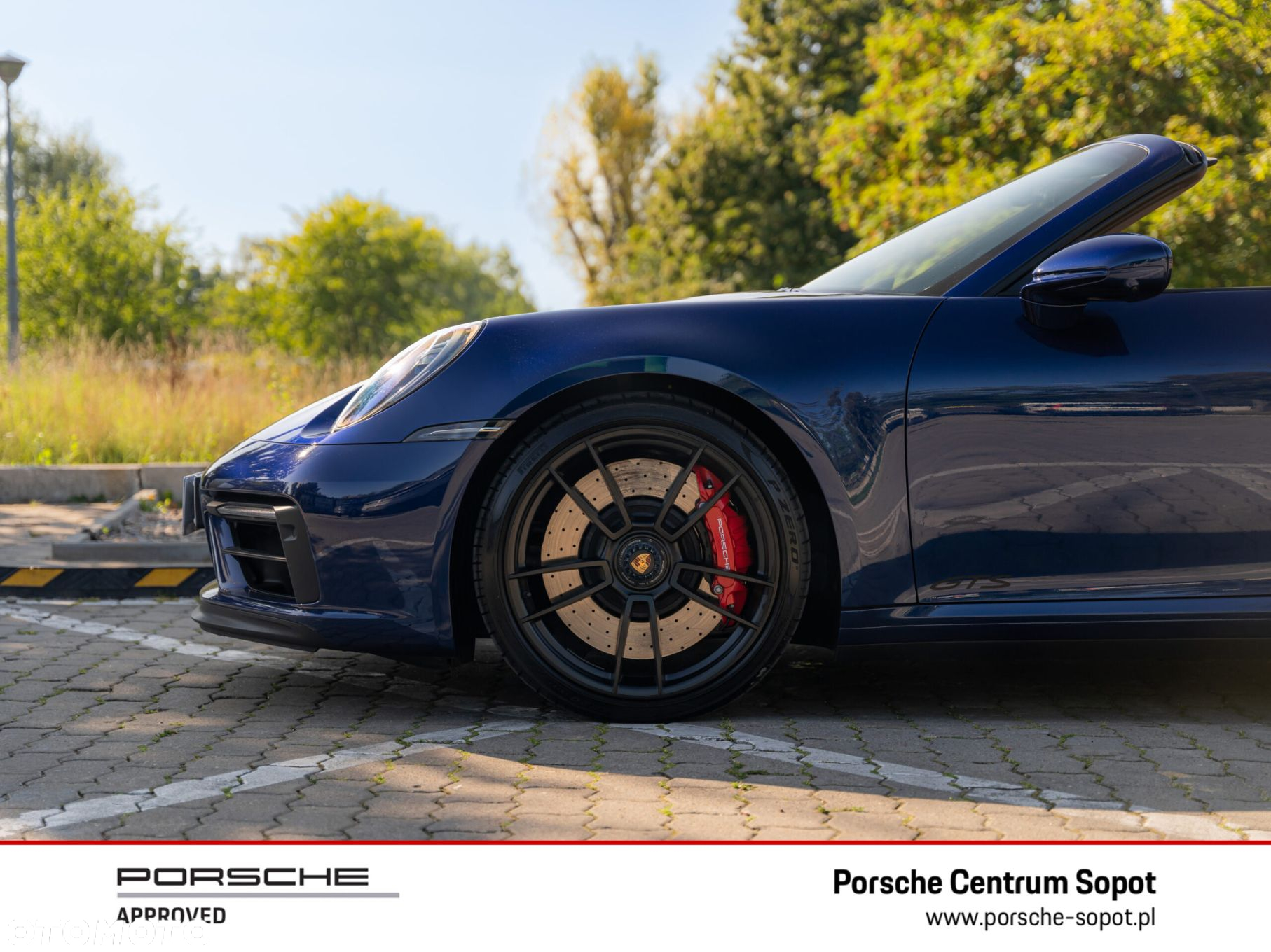 Porsche 911 Carrera GTS Cabrio - 9