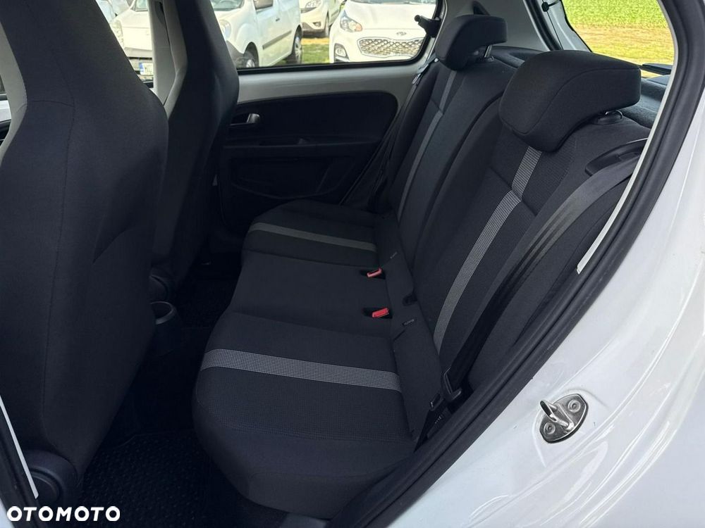 Volkswagen up! - 13