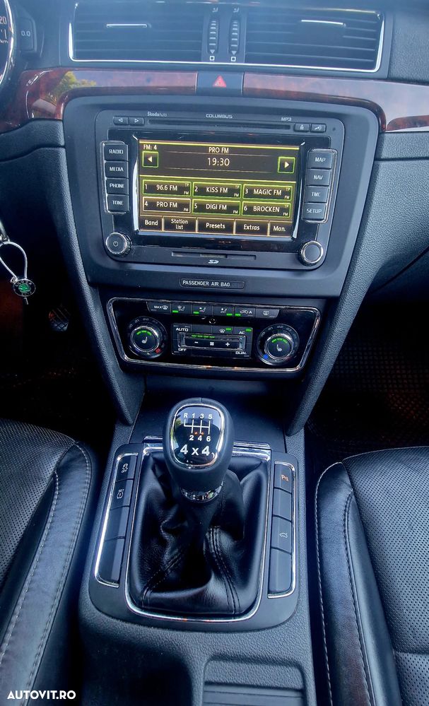 Skoda Superb 2.0 TDI 4X4 Exclusive - 31