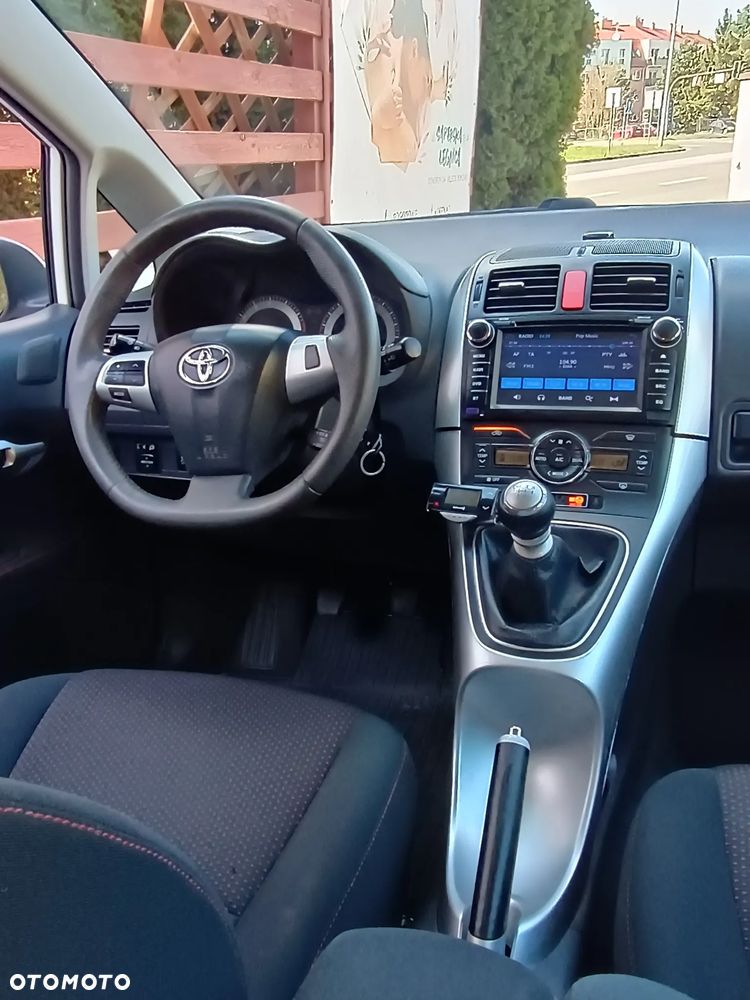 Toyota Auris 1.6 Sol - 5