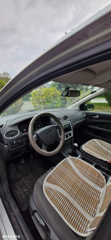 Ford Focus 1.6 TDCi DPF Ambiente - 6