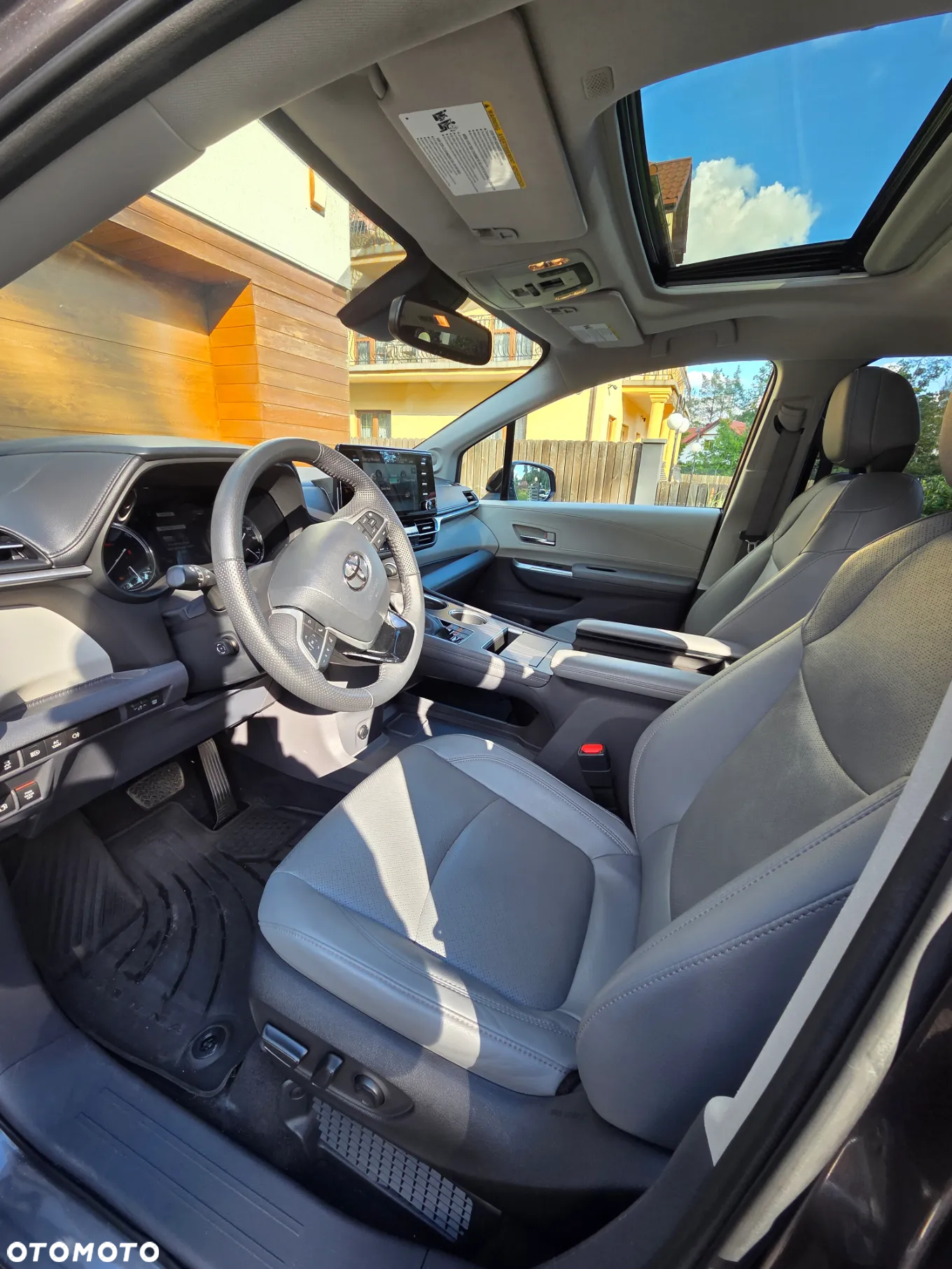 Toyota Sienna - 9