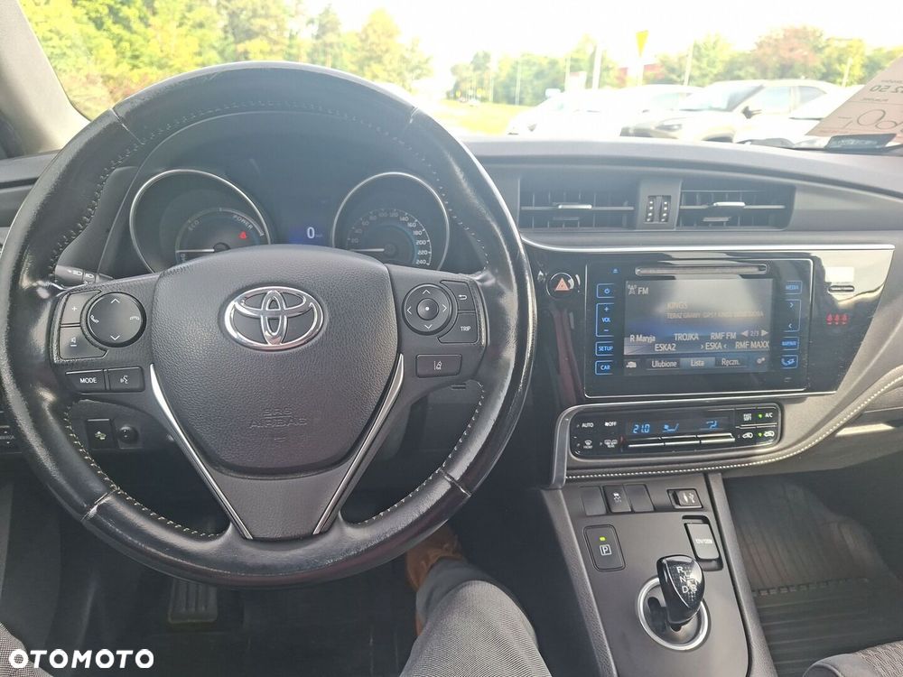 Toyota Auris - 16