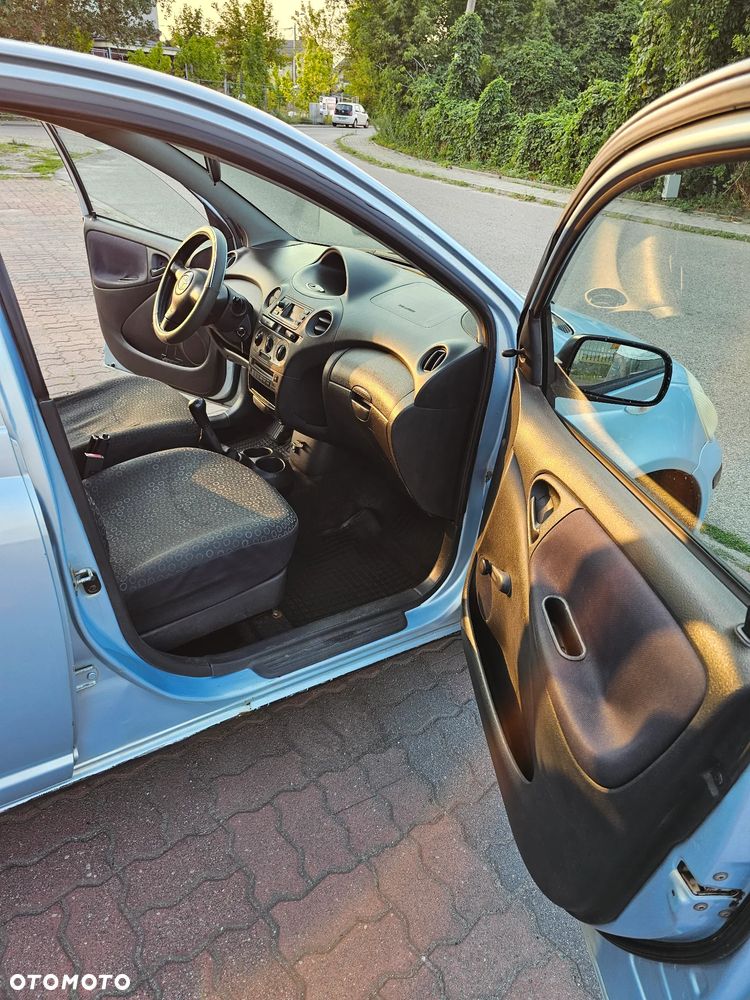 Toyota Yaris 1.0 Base - 13