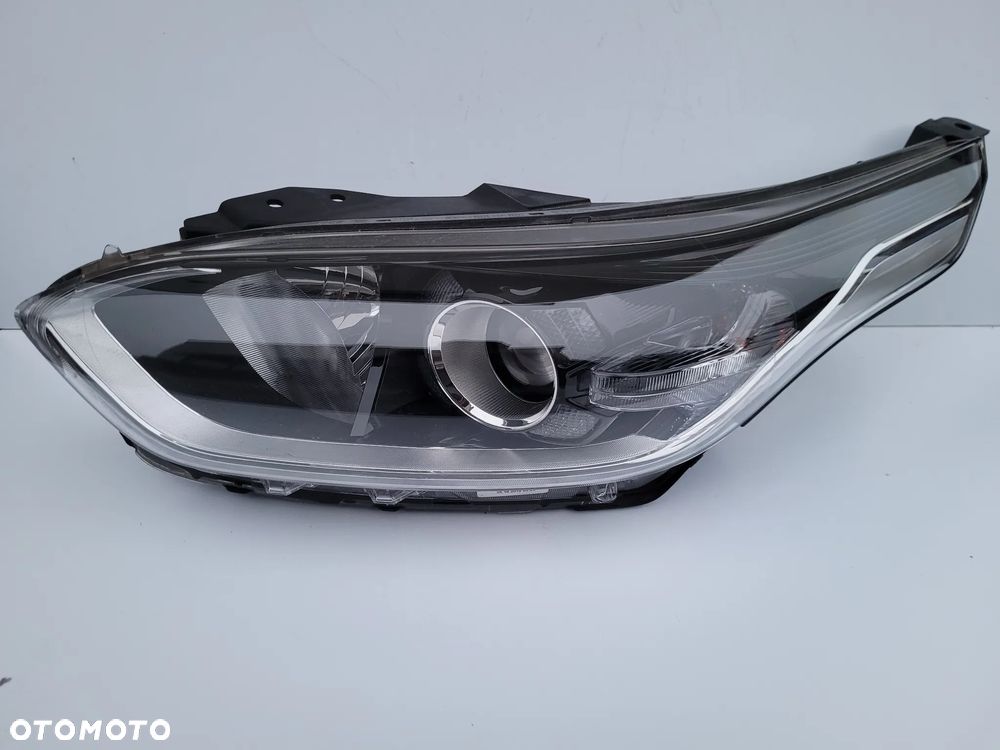 Kia Ceed III lampa przód lewa soczewka led