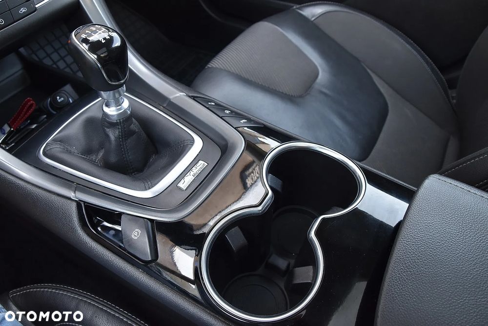 Ford Mondeo - 39