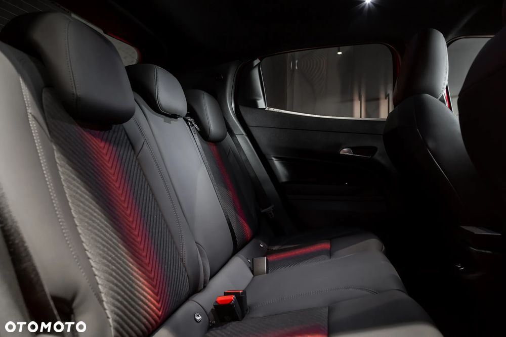 Alfa Romeo Junior ver-1-2-mhev-ibrida-speciale-edct - 11