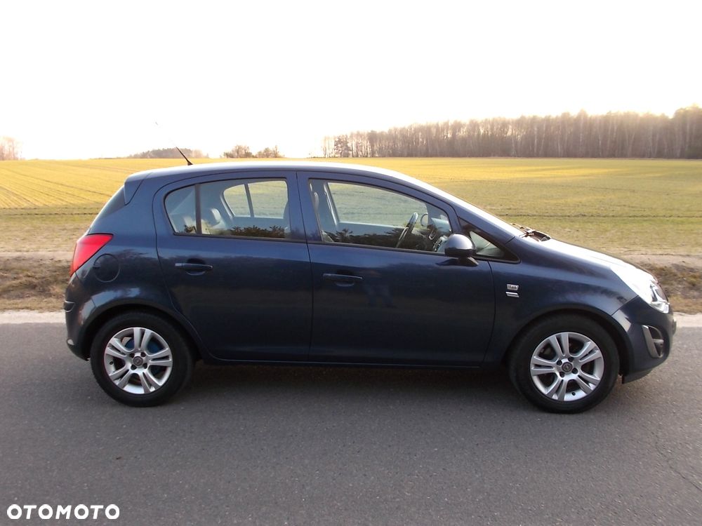 Opel Corsa 1.2 16V Cosmo - 5