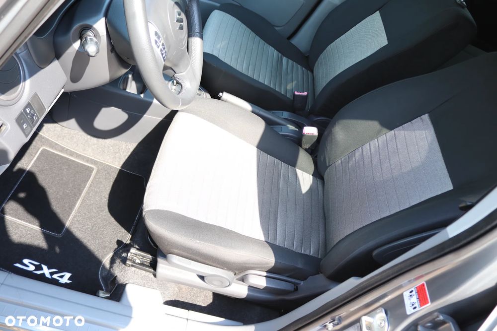 Suzuki SX4 1.6 Premium - 32