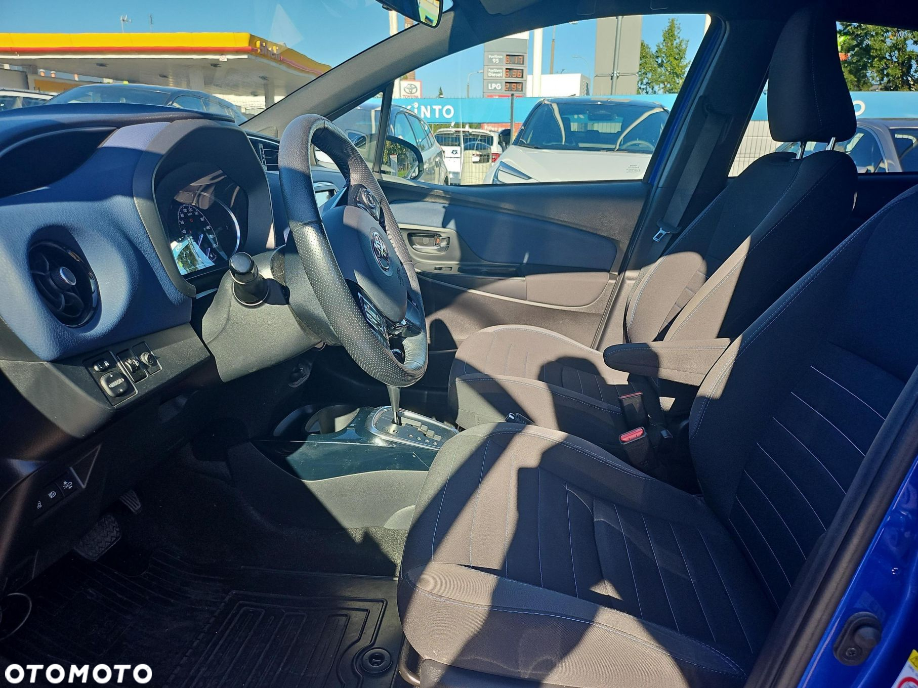 Toyota Yaris - 12
